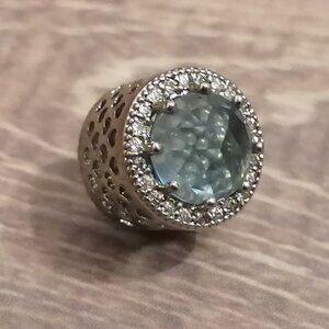 Sparkling Bracelet Bead Charm with Heart Details